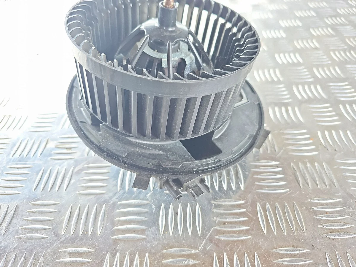 SKODA SUPERB 3 Ventilator 3Q1819021A image 5