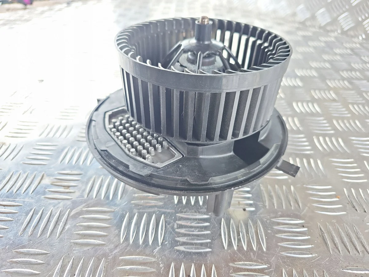 SKODA SUPERB 3 Ventilator 3Q1819021A image 6