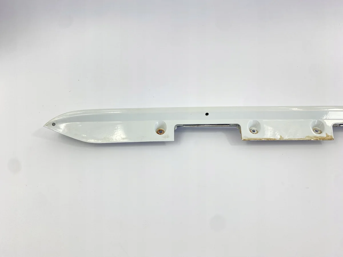 Leiste Kennzeichenbeleuchtung Mercedes W124 Kombi image 3