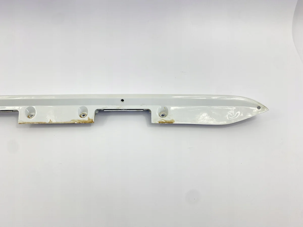 Leiste Kennzeichenbeleuchtung Mercedes W124 Kombi image 4