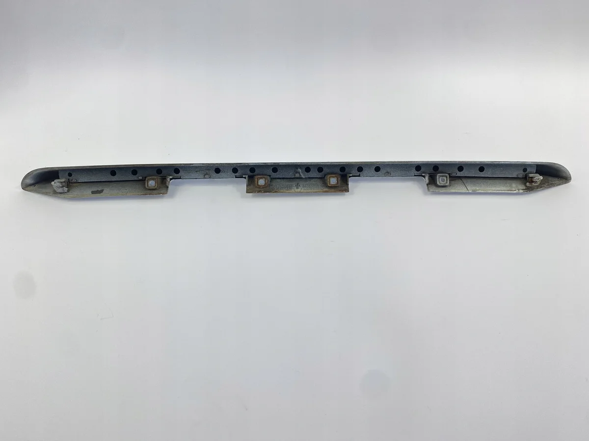 Leiste Kennzeichenbeleuchtung Mercedes W124 Kombi image 10