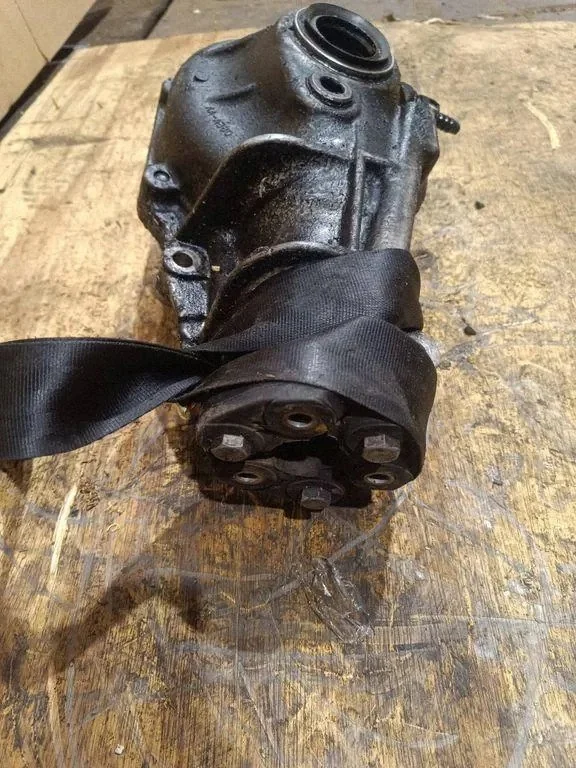 BMW X5 E70 Front Reducer 3.0L Diesel image 4
