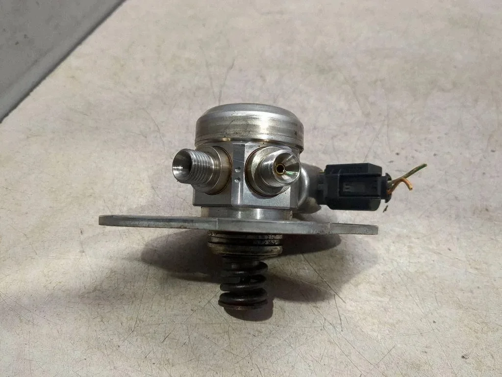 Polttoainepumppu BMW 3 Touring (E91) 2.0D