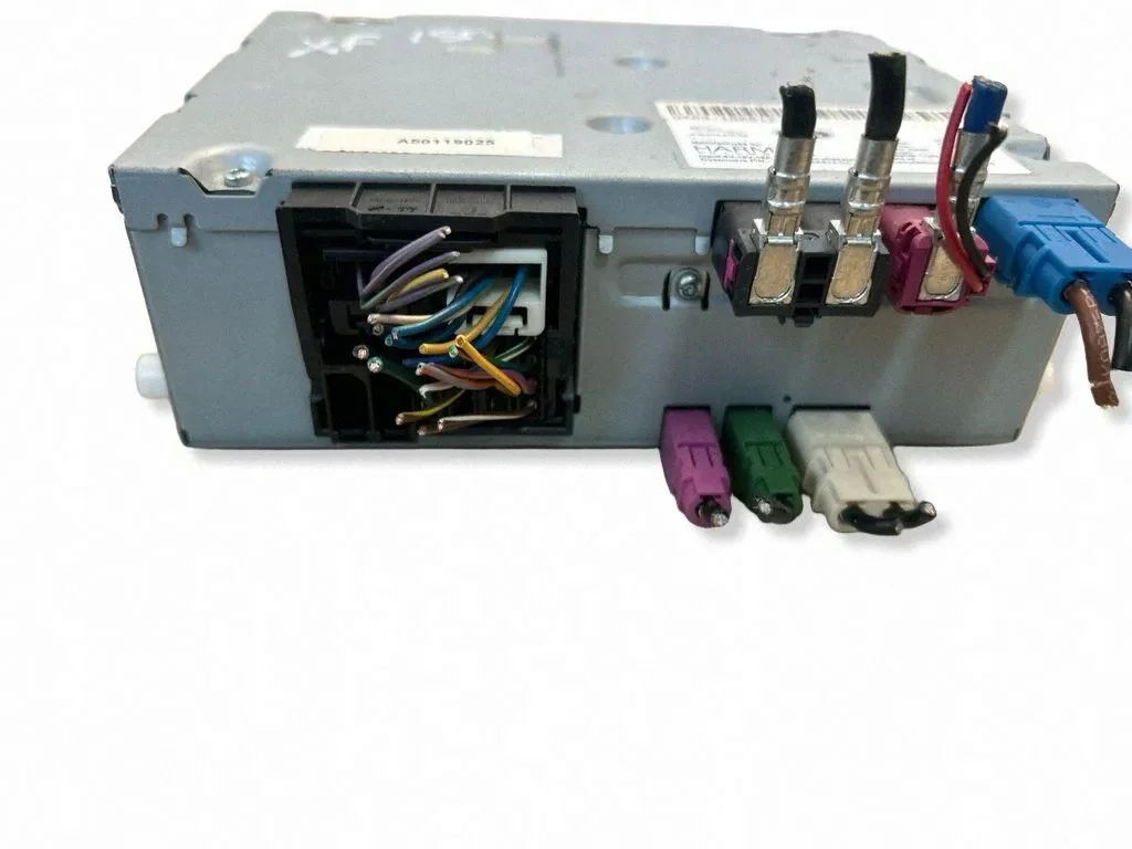Jaguar XE Radio GPS Navigation GX63-18K812-CD image 5