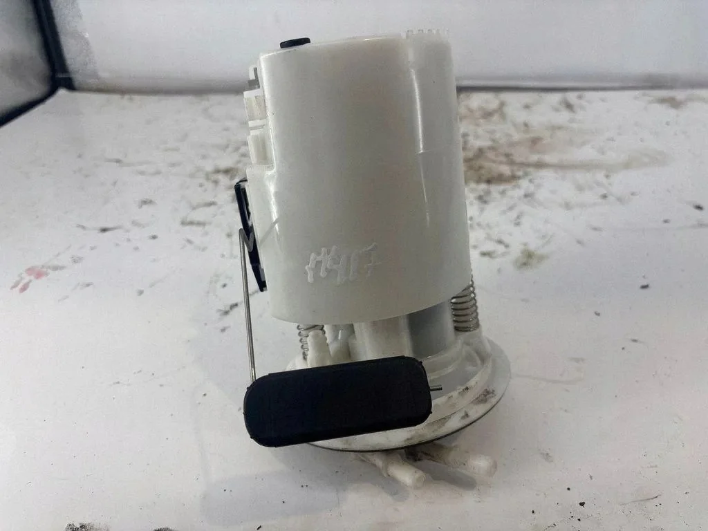 Bomba Combustible Subaru Outback B17040 Usada