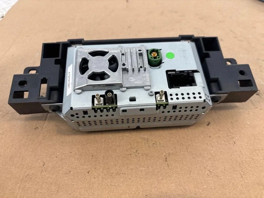 Ford Focus III Navigation Screen E1BT18B955DA image 3