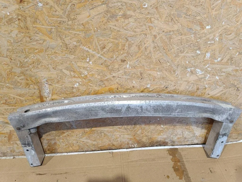 AUDI Q5 Takapuskurin palkki 8R0807313C