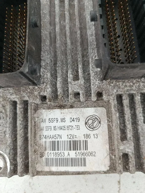 Geber Kraftstoff VW Passat B7 51966062 gebraucht image 3
