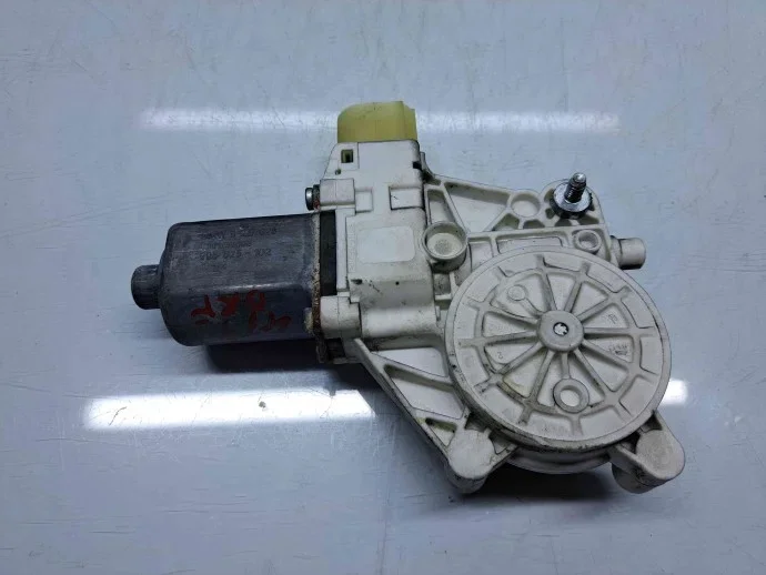 Fenstermotor rechts hinten Opel Astra J image 3