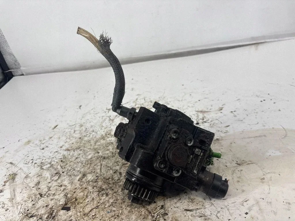 Polttoainepumppu Nissan NV400 2.3D 2013