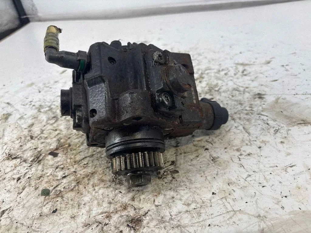 Bomba de Combustível Renault Trafic III 1.6 dCi Usada