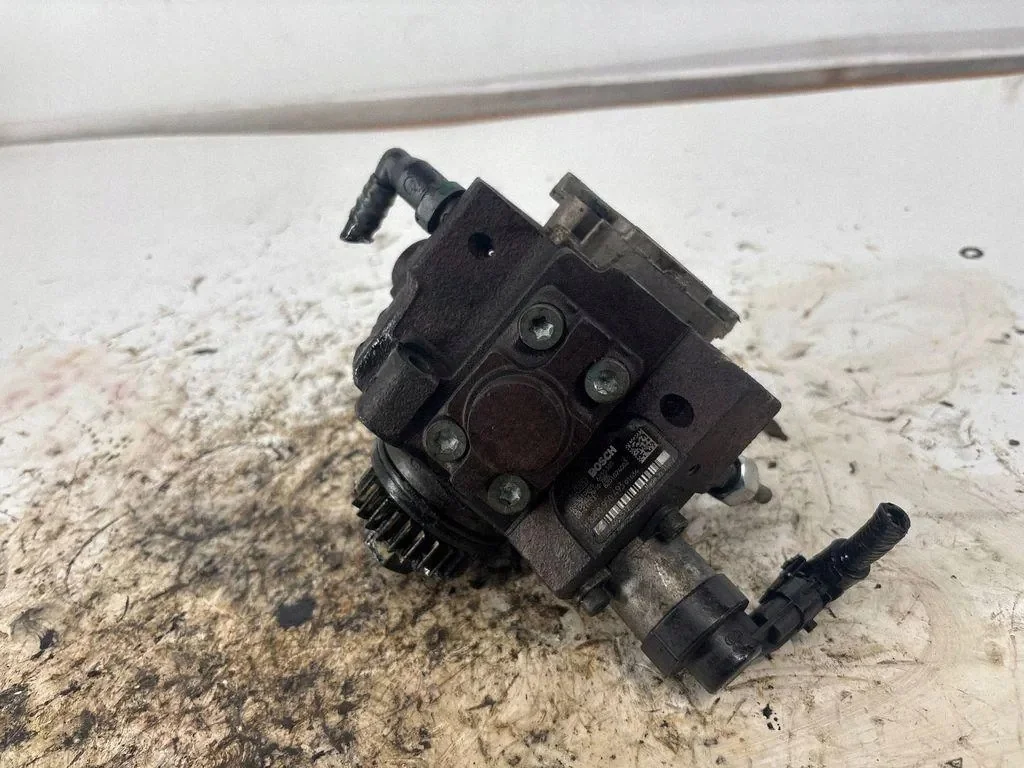 Pompe à carburant Opel Vivaro 2.0L Diesel
