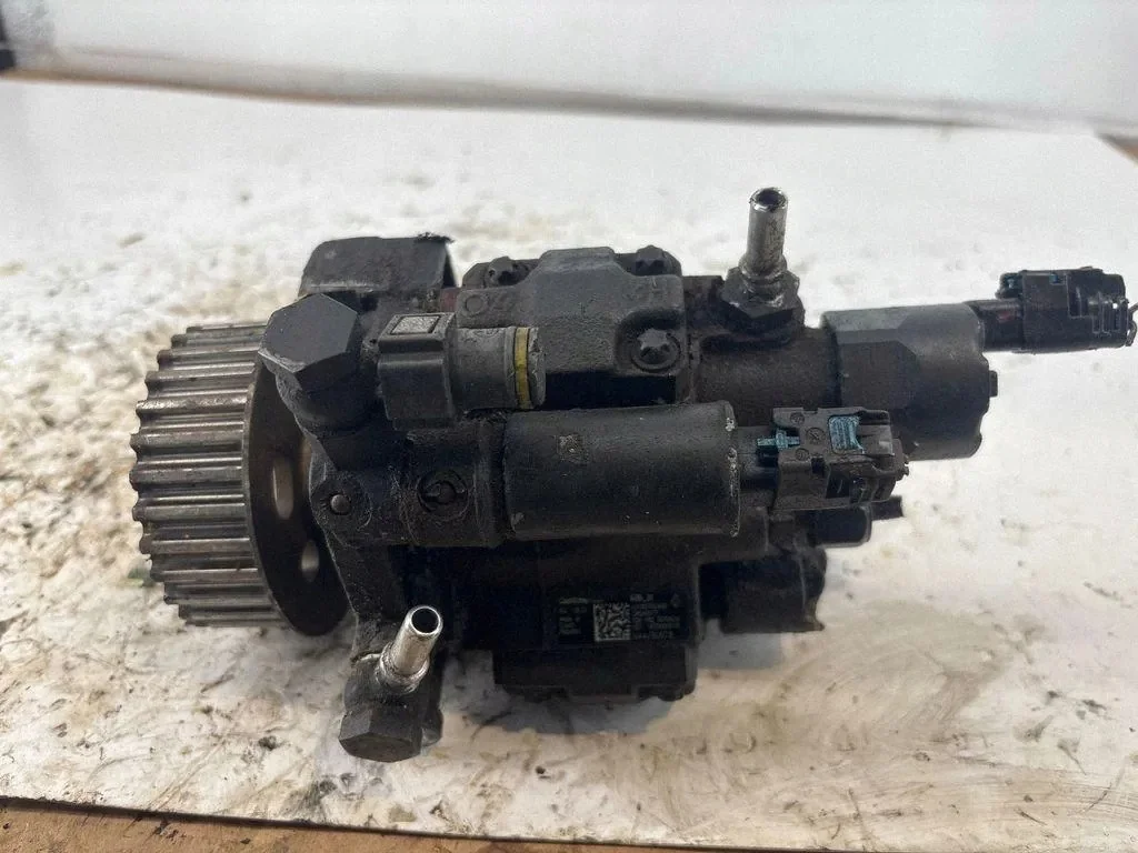 Bomba de Combustível Dacia Duster 1.5L Diesel