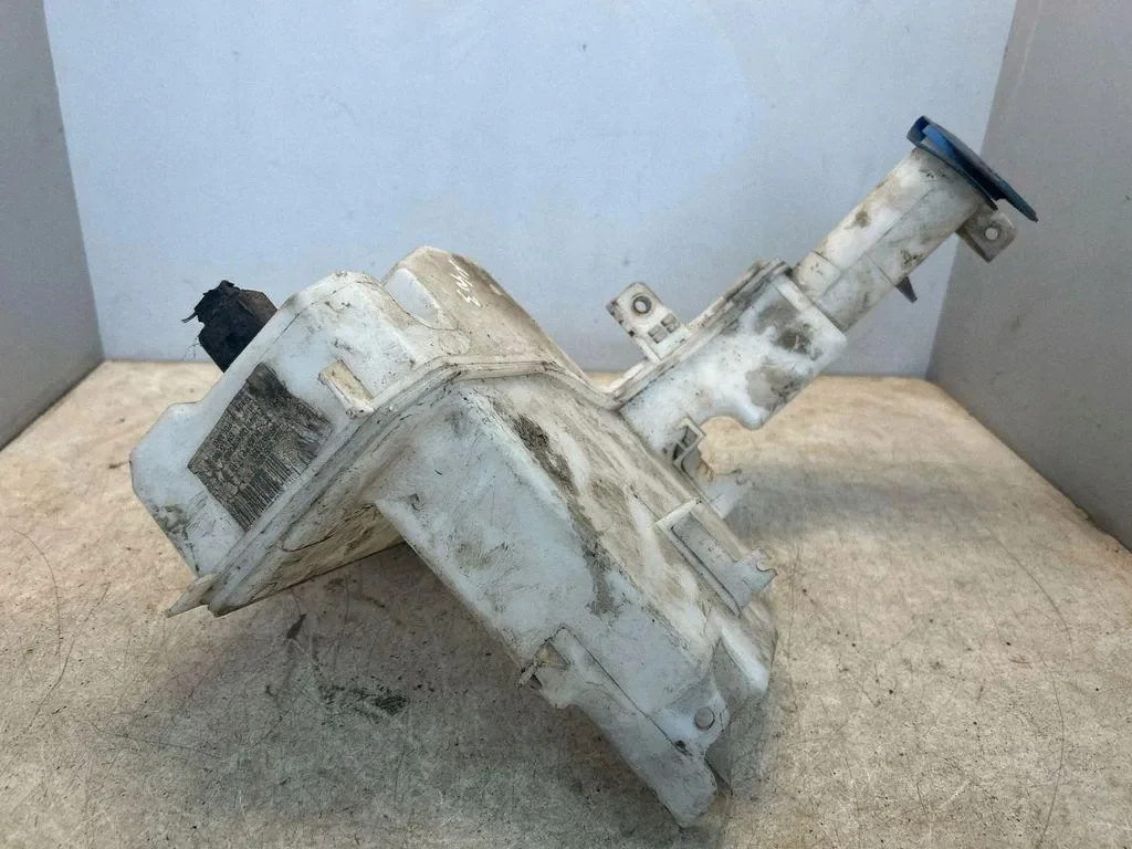 Washer Fluid Reservoir VW Passat B7 3AA955453 image 3