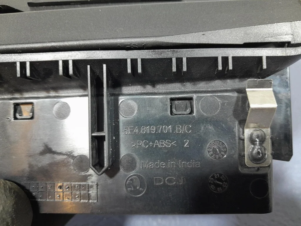 SKODA OCTAVIA IV Lüftungsgitter Links Gebraucht image 6