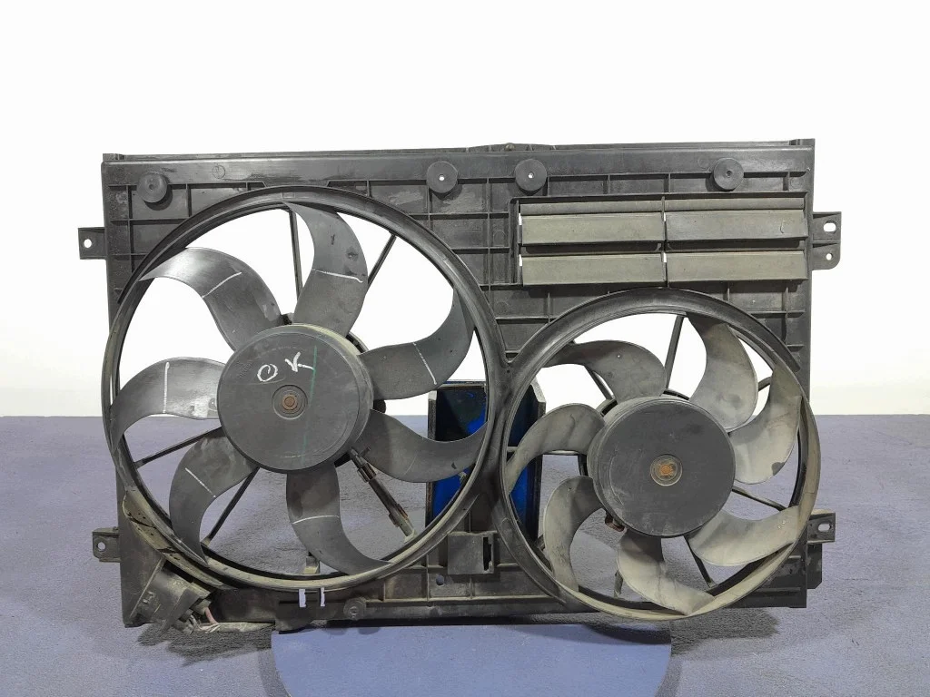 VW Golf VI jäähdyttimen puhallin L-352945-