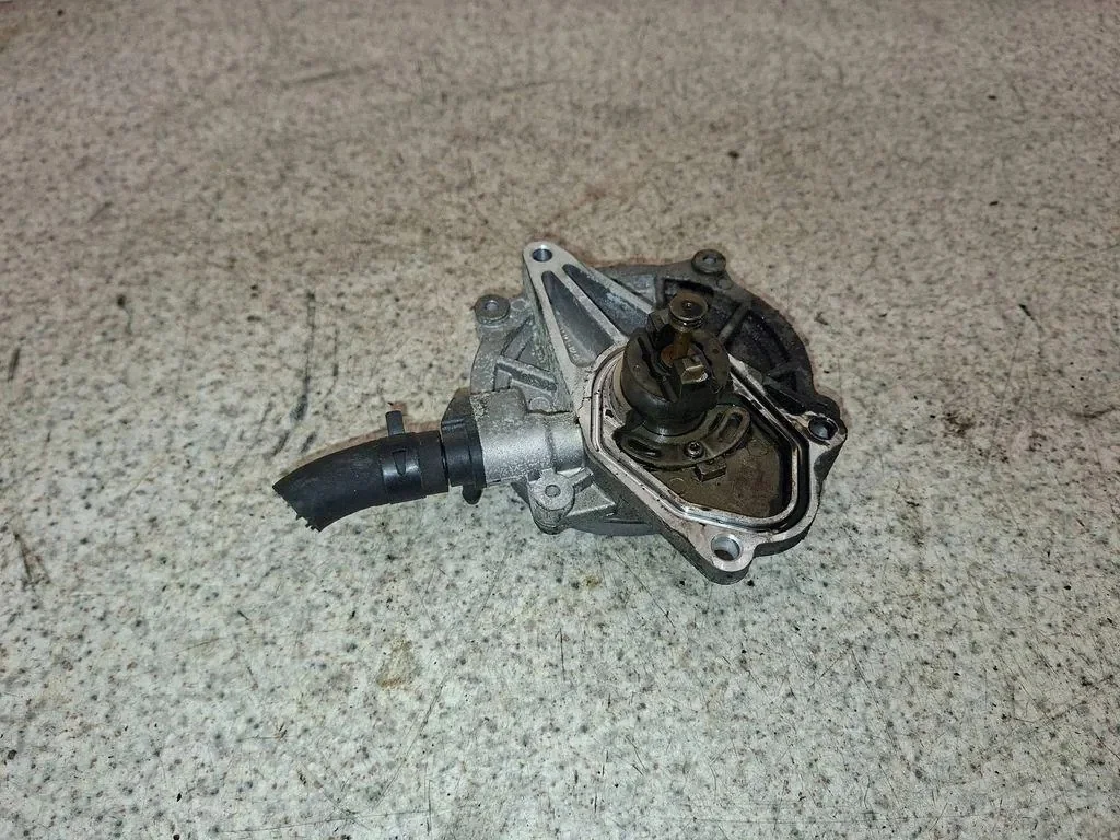 Hyundai i40 2013 Bomba de Vácuo 288102A500