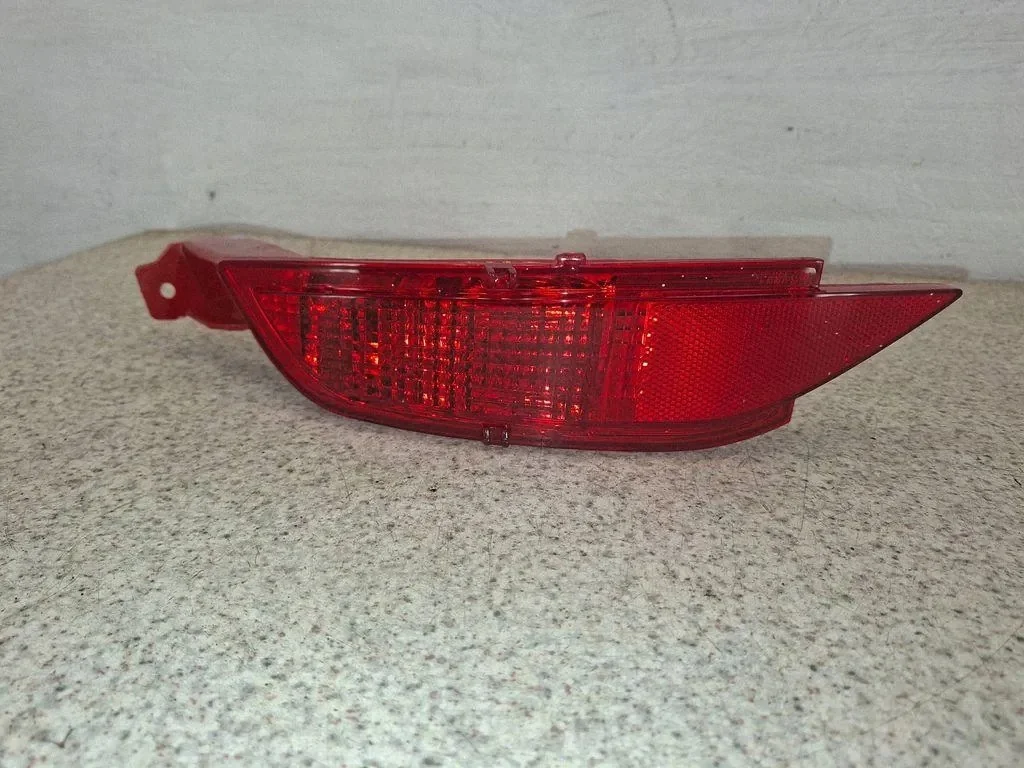 Luz trasera Ford Fiesta MK7 C-Max MK2 Izquierda