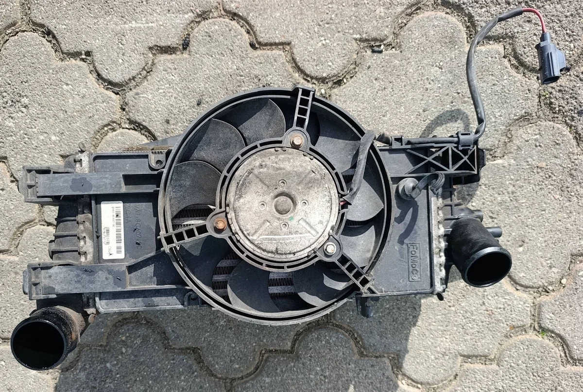 Ford Focus Mk3 jäähdyttimen tuuletin 1.0 ecoboost