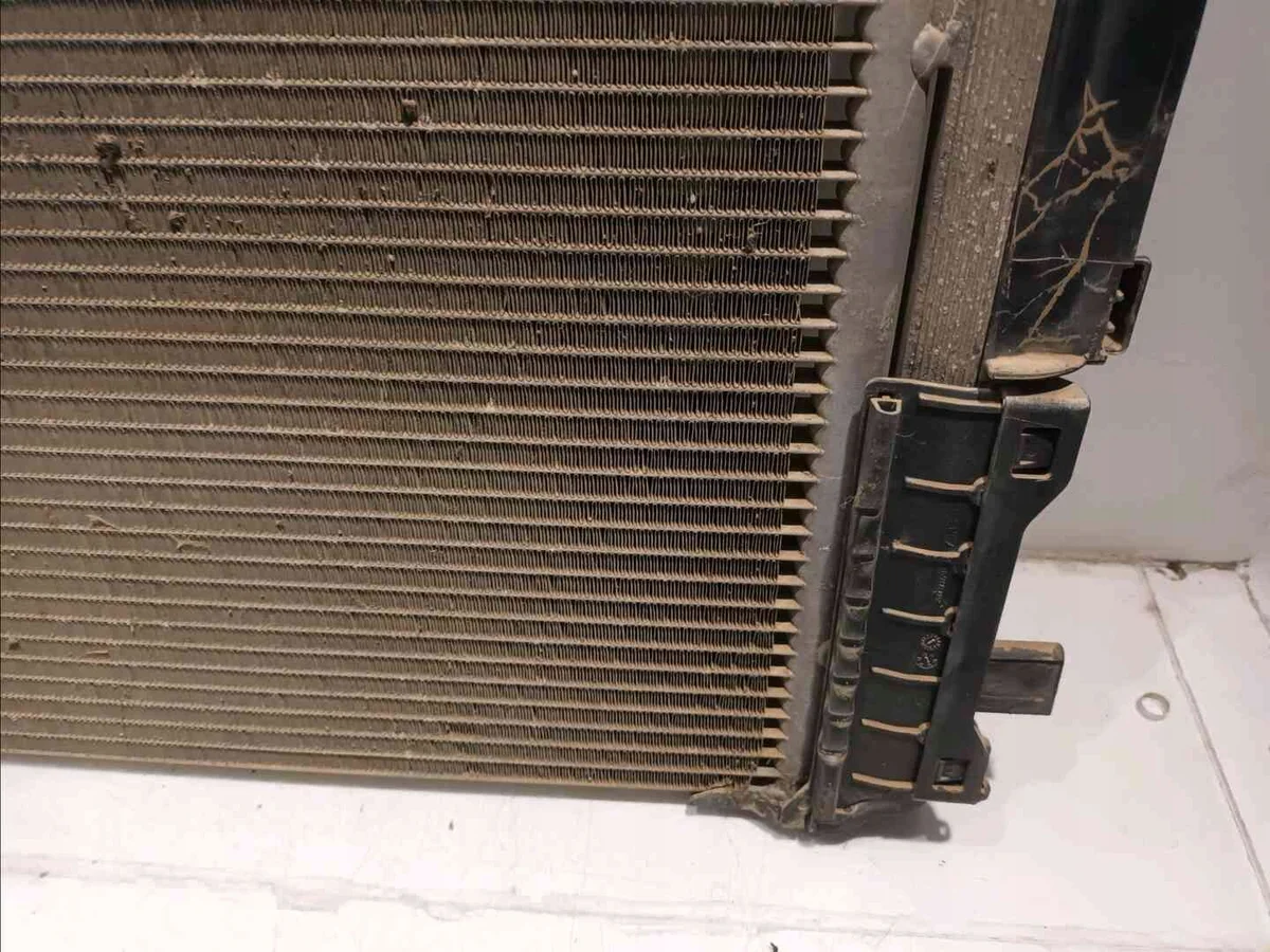 Radiador AC Mercedes-Benz 2465000454 Usado image 5