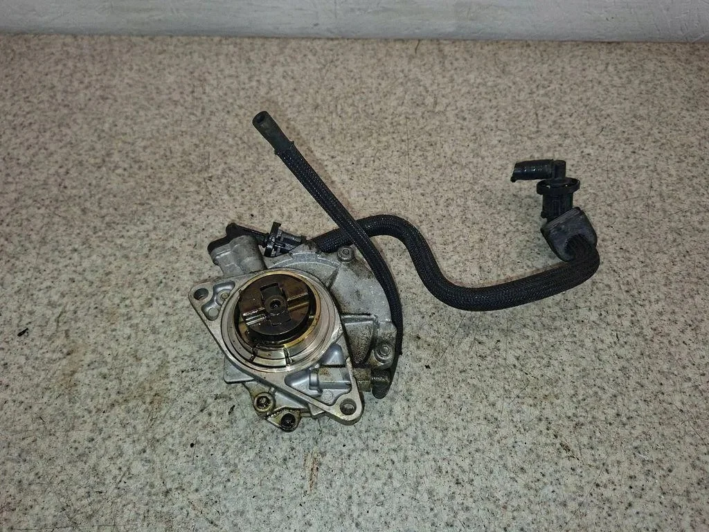 BMW 1 F20 F21 2015 Vakuumpump 705260000