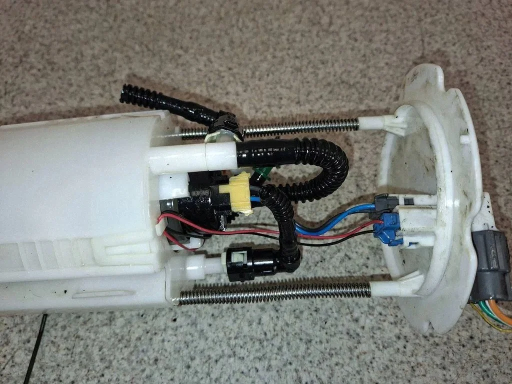 Kraftstoffpumpe Infiniti Q50 2.2D 170404GC0A image 3