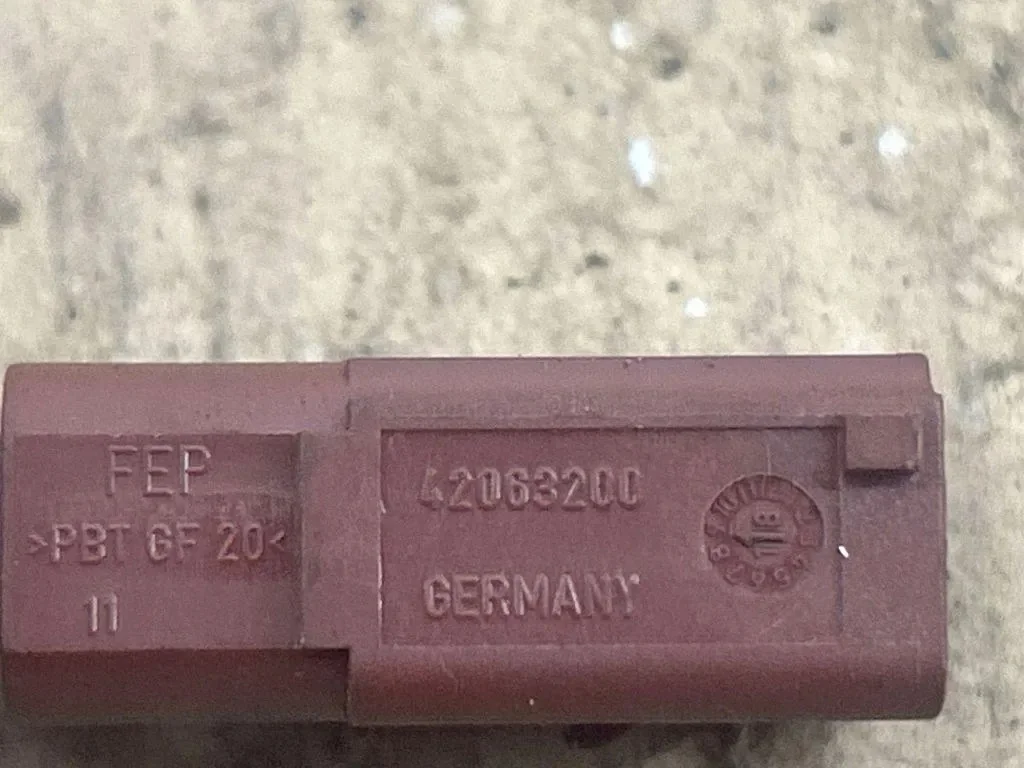 VW Golf VI Abgastemperatursensor 42063200 image 3