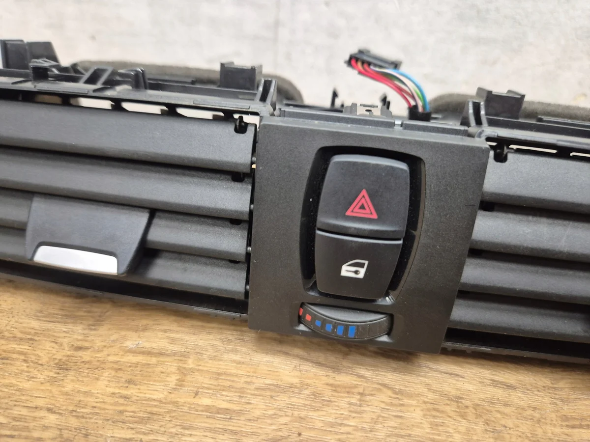 BMW F30-F36 M3 M4 Lüftungsgitter Mittel 9218552 image 3