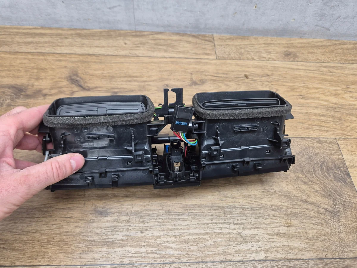 BMW F30-F36 M3 M4 Lüftungsgitter Mittel 9218552 image 7