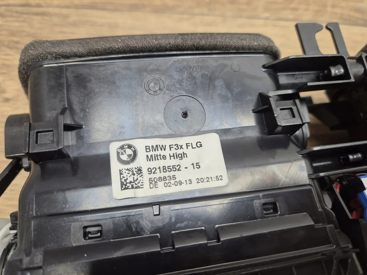 BMW F30-F36 M3 M4 Lüftungsgitter Mittel 9218552 image 8