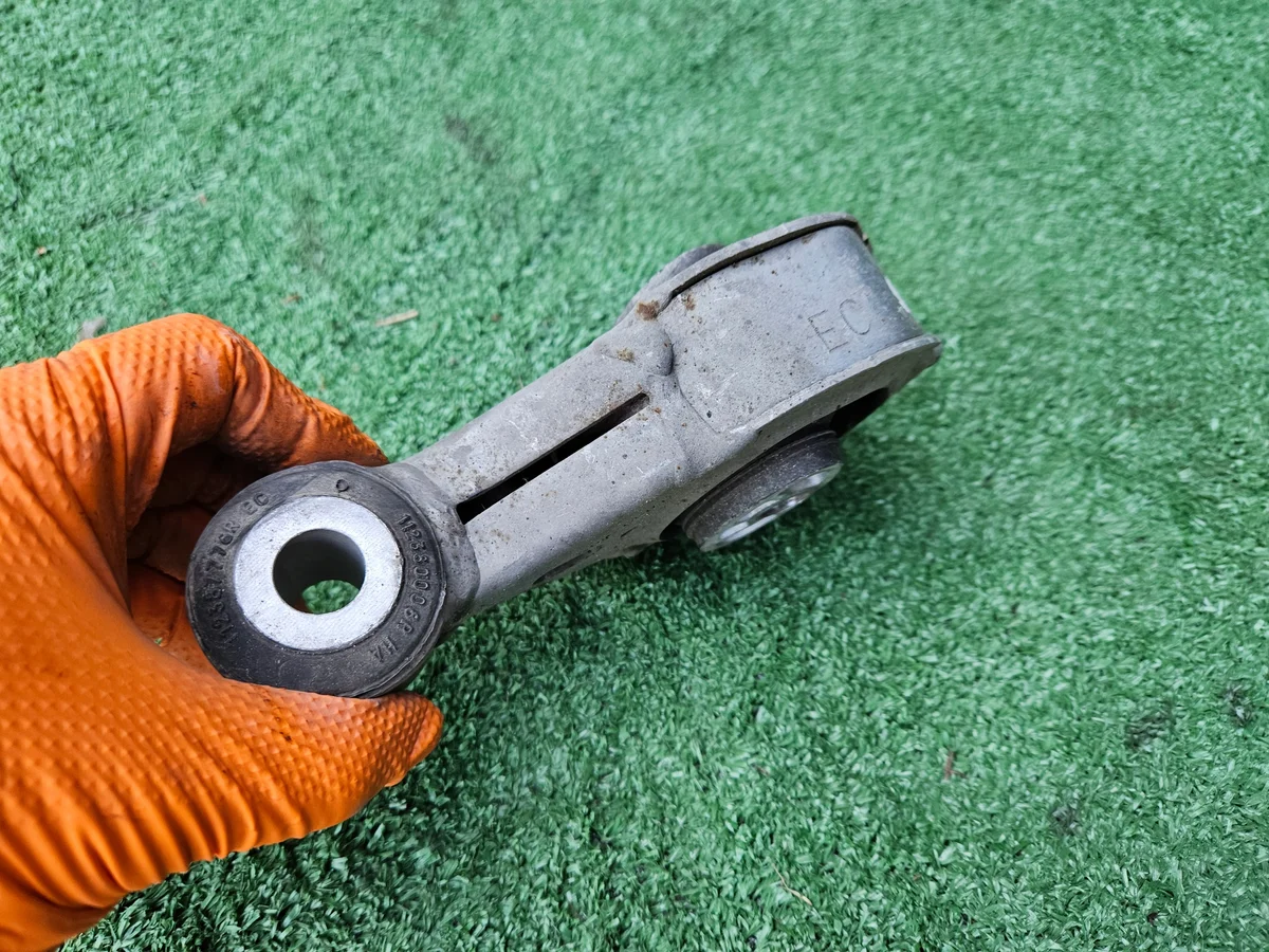 Engine Mount for Renault Scenic III 09- image 8