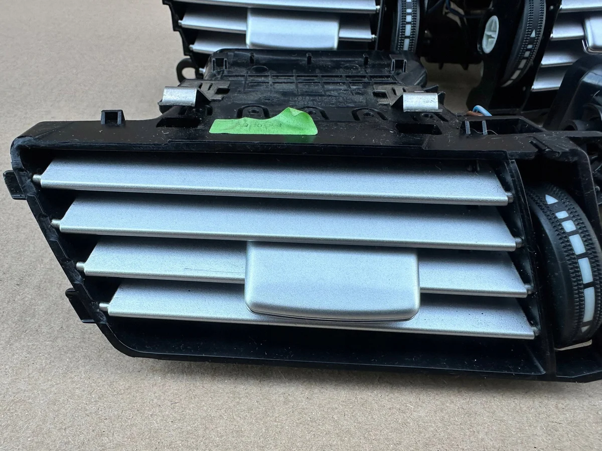 Grille de ventilation Mercedes W212 2128302554 image 3