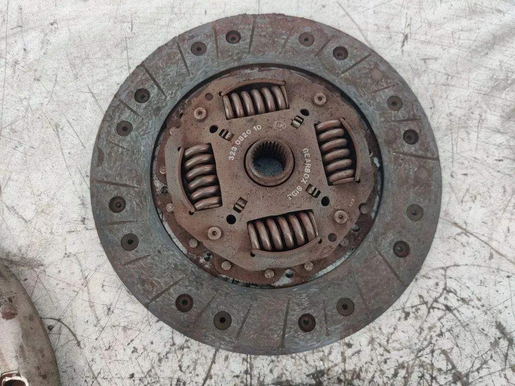 Kupplung + Schwungrad VW Golf 1,6 TDI 323082010 image 3