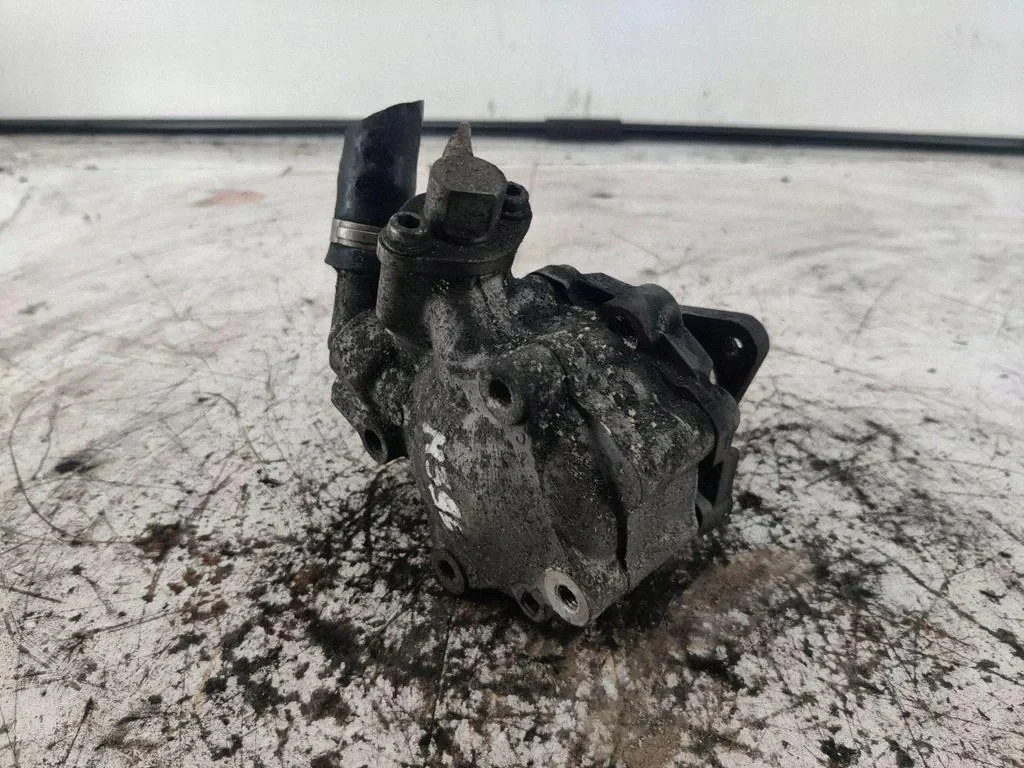 Bomba Direção Audi A4 B8 2.0 TDI Usada