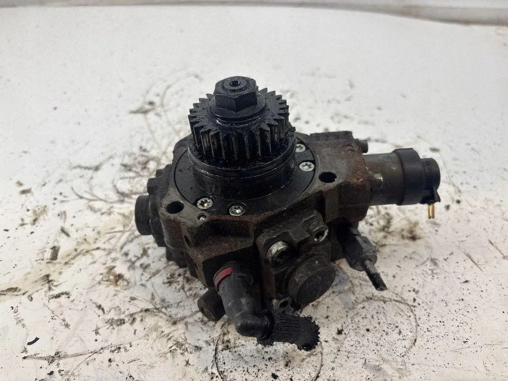 Bomba de Combustível Renault Trafic III 1.6D Usada