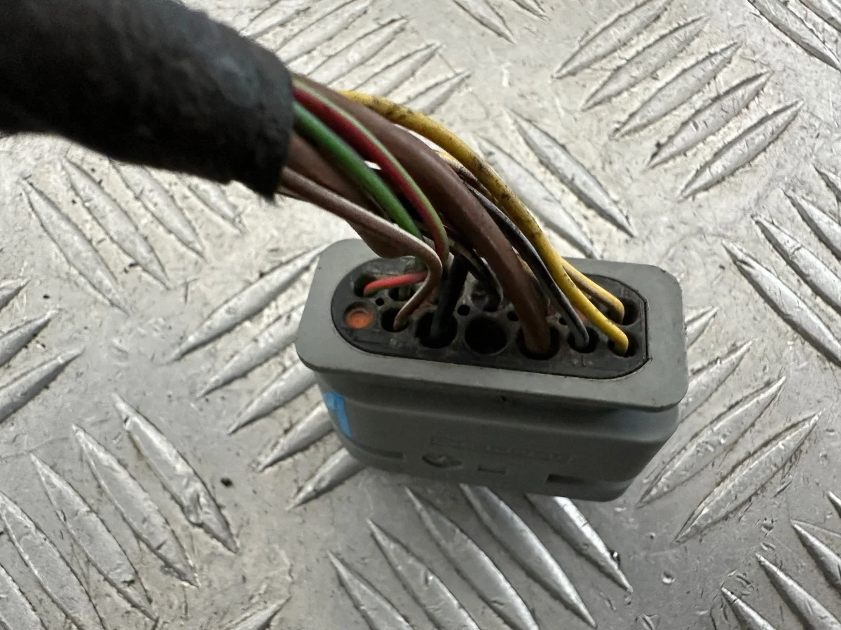 Mercedes W212 Scheinwerfer Stecker 11Pin A0525455626 image 6