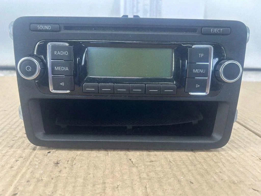 Radio Vw Jetta 5K0035156 RAVMO Käytetty