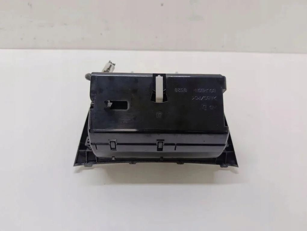 Aschenbecher vorne Toyota Avensis T250 8493 image 8