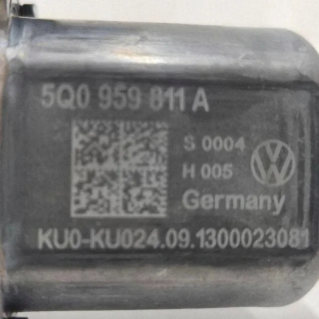 Skoda Superb B8 Fensterheber Motor 5Q0959811A image 7