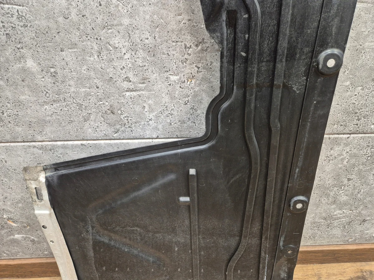 BMW F20 F30 Unterbodenschutz Links 7241831 image 3