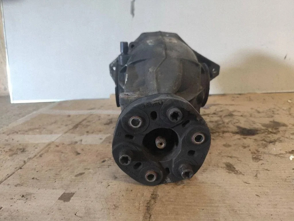 Mercedes-Benz E W212 Rear Reducer GJS40015 image 5