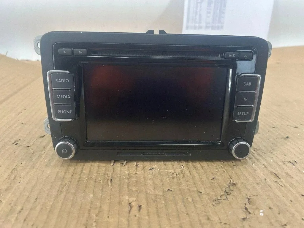 Radio Navigatie VW Golf V VI Passat B6 B7