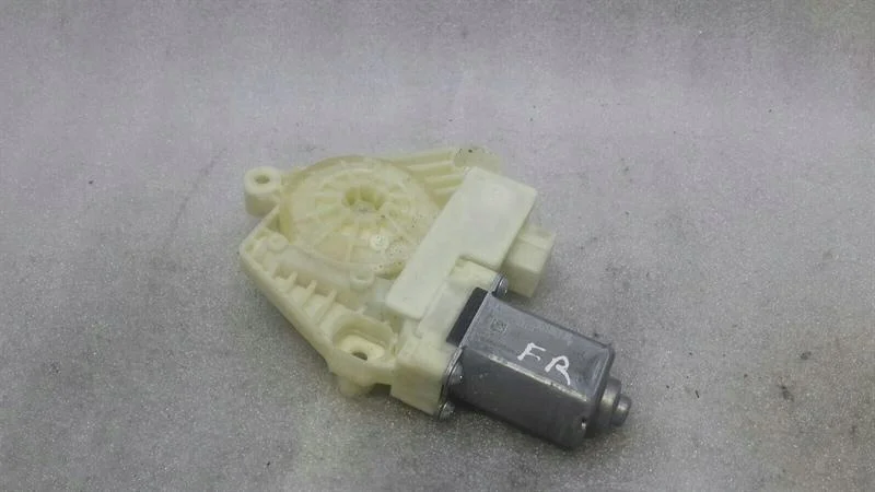 Motor Scheibenwischer Mercedes C W205 A2059060113 image 4