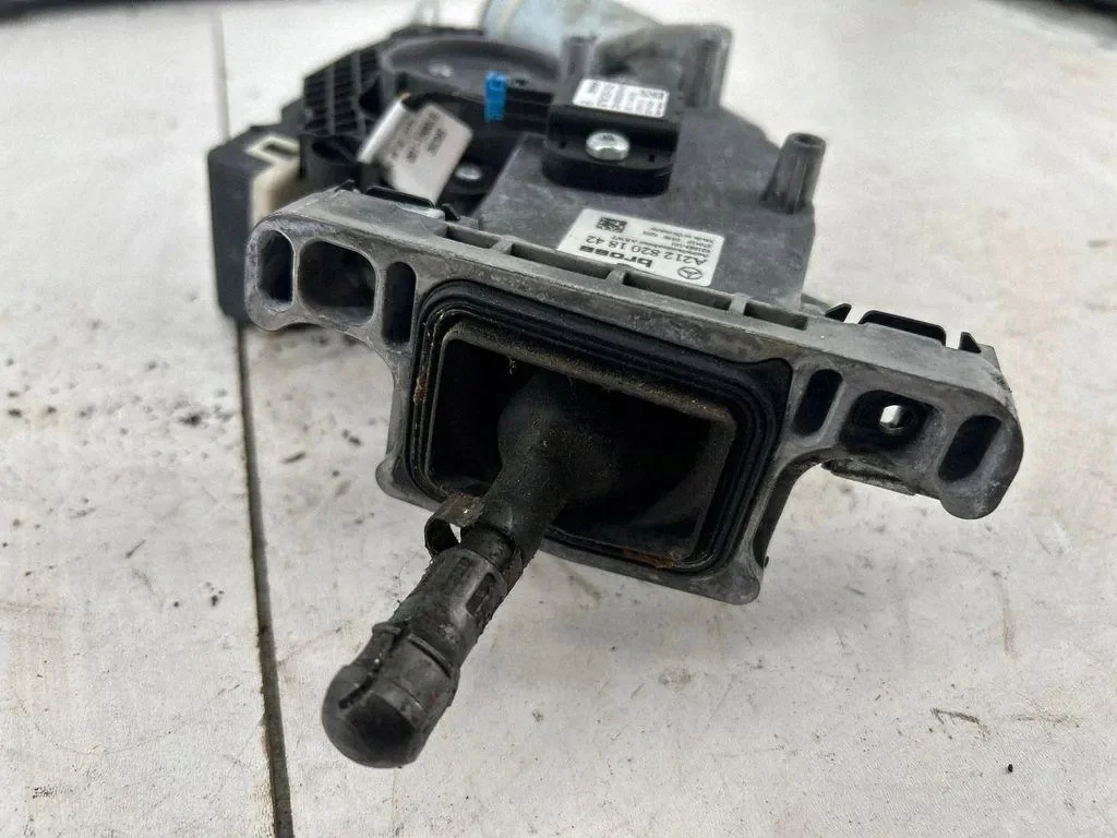 Module commande hayon MERCEDES W204 W212 image 3