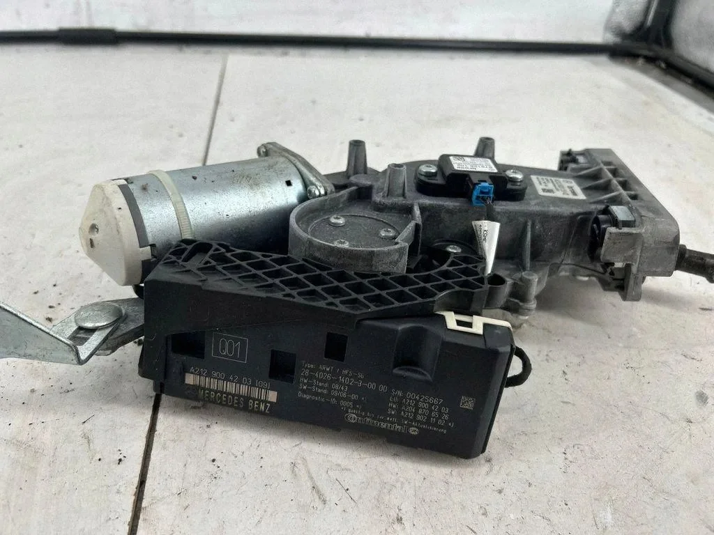 Module commande hayon MERCEDES W204 W212 image 4