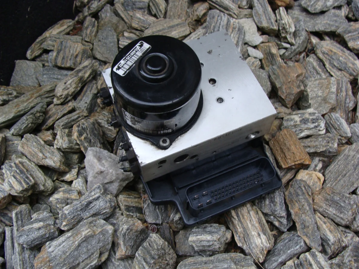 Pompa ABS Audi TT 8N3 8N0907379D
