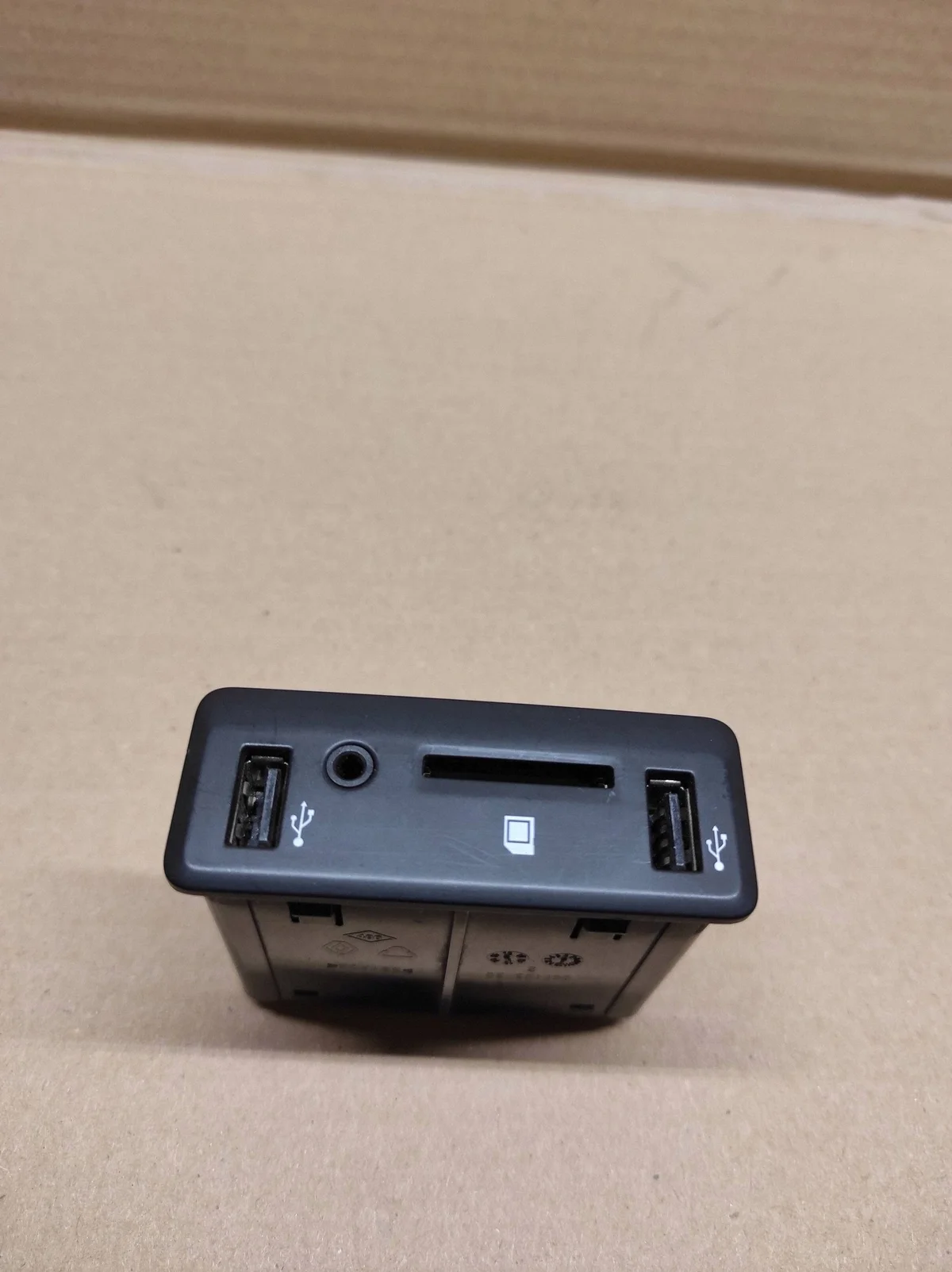 USB SD Socket Renault Megane IV 280236887R