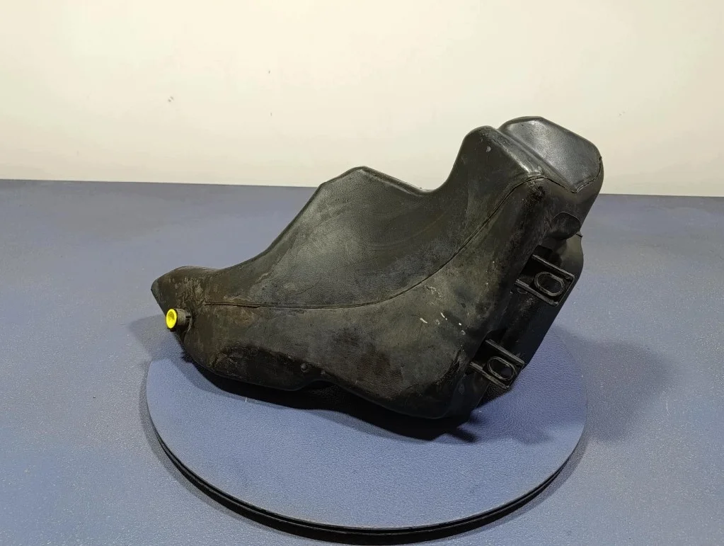 Piaggio Fly 125 04-17 Kraftstofftank Gebraucht image 7