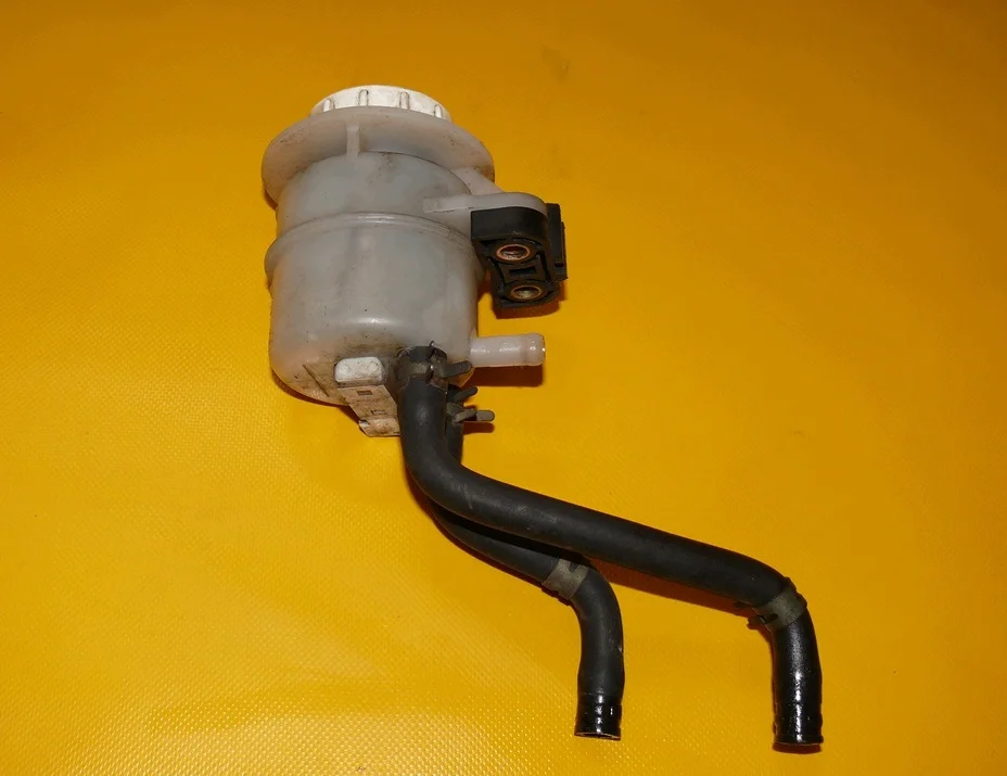 Brake Fluid Reservoir Mitsubishi Outlander I 2.0 16V