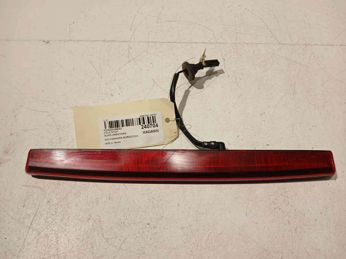3ème feu stop VW Scirocco III 1K8945087D